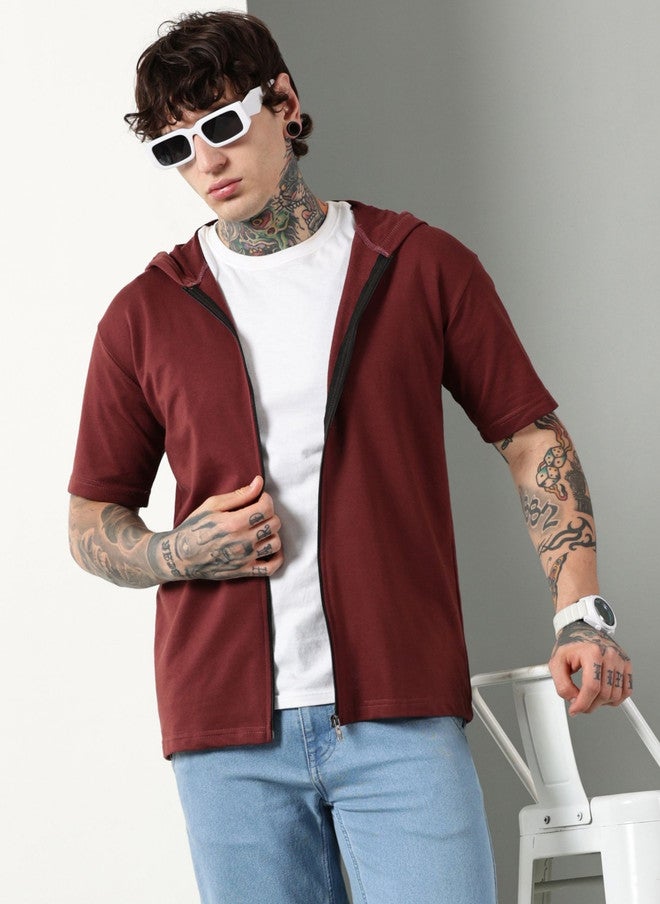 Own The Looks تي شيرت بقلنسوة للرجال من القطن الخالص، تملك المظهر - Image 1